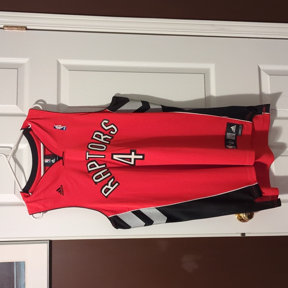 Raptors Bosh 4 Jersey Large